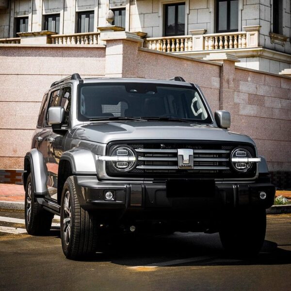 dekawrap-gloss-arctic-silver-rb27-hd-vinyl-wrap-vinyl-wrap-craft-film-car-wraps-005